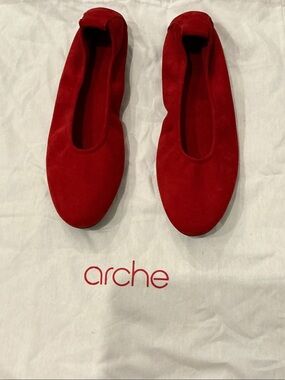 Laius Arche Flats- like new, Nubuck Fire, size 37